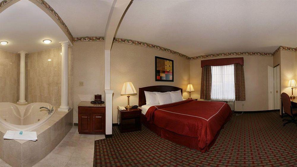 Quality Suites Nyc Gateway Норт-Берген Экстерьер фото