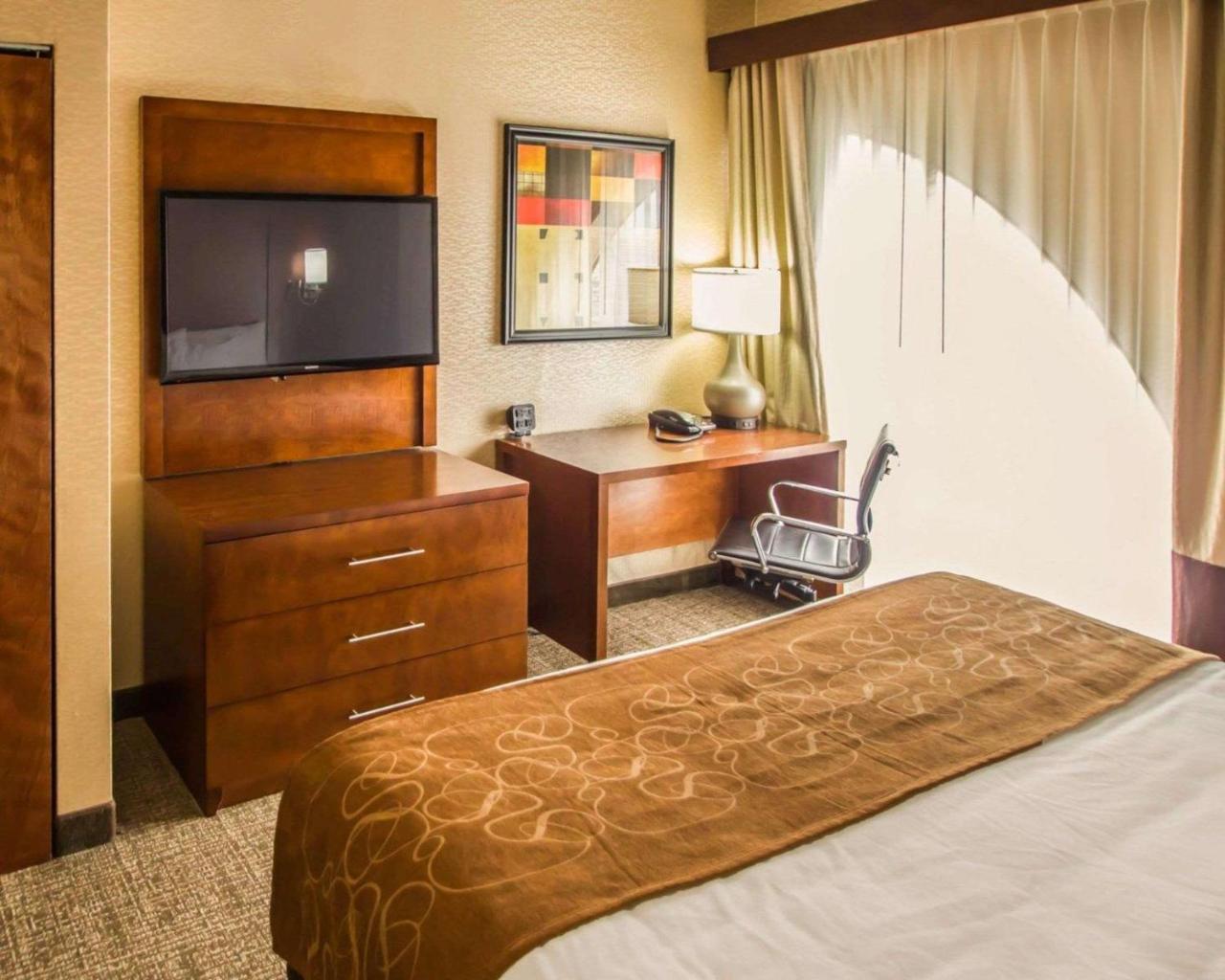 Quality Suites Nyc Gateway Норт-Берген Экстерьер фото