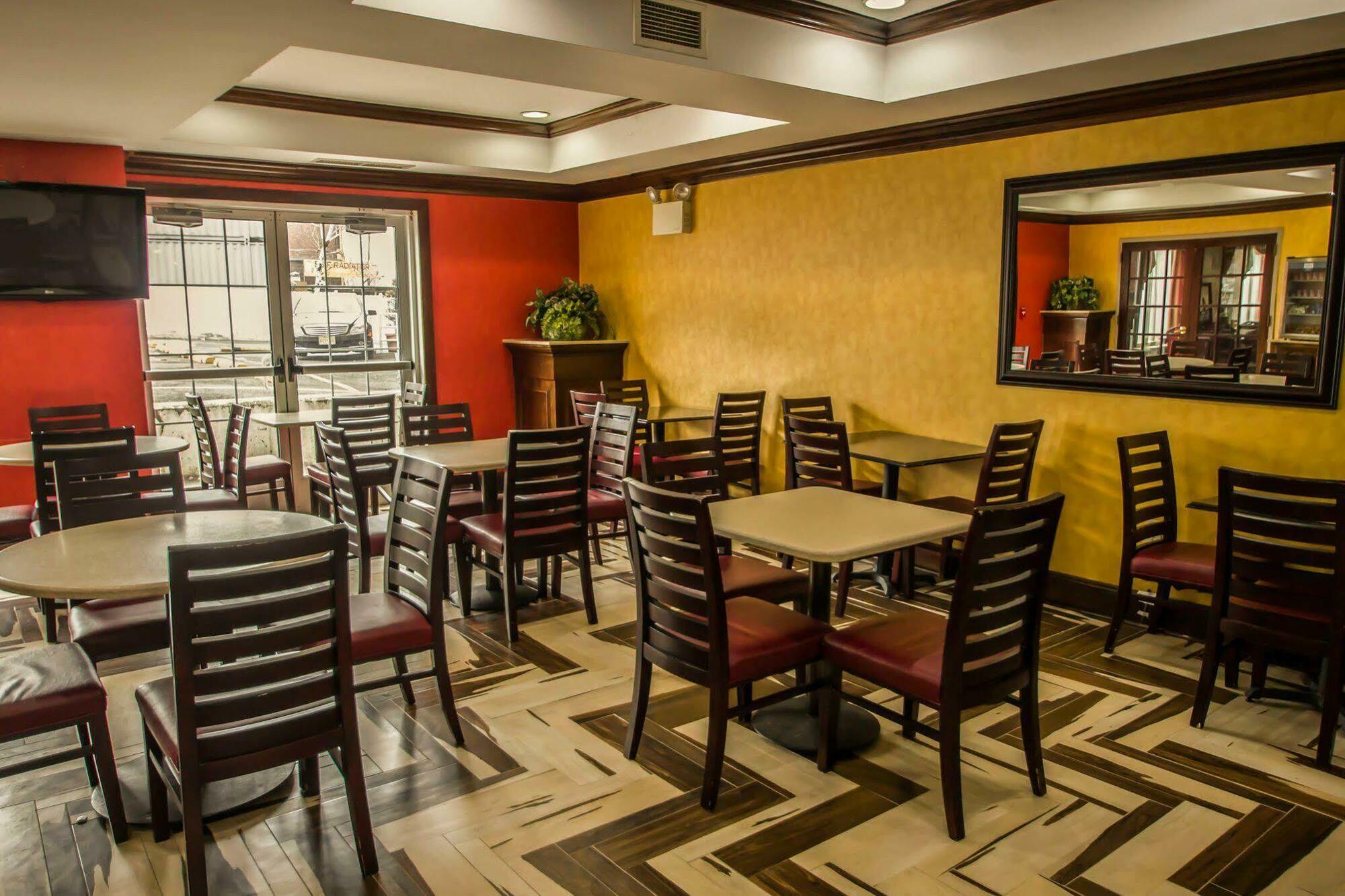 Quality Suites Nyc Gateway Норт-Берген Экстерьер фото